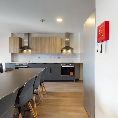 Canvas Glasgow: Private Rooms and Studios with Shared Kitchen Near City Centre Exterior photo