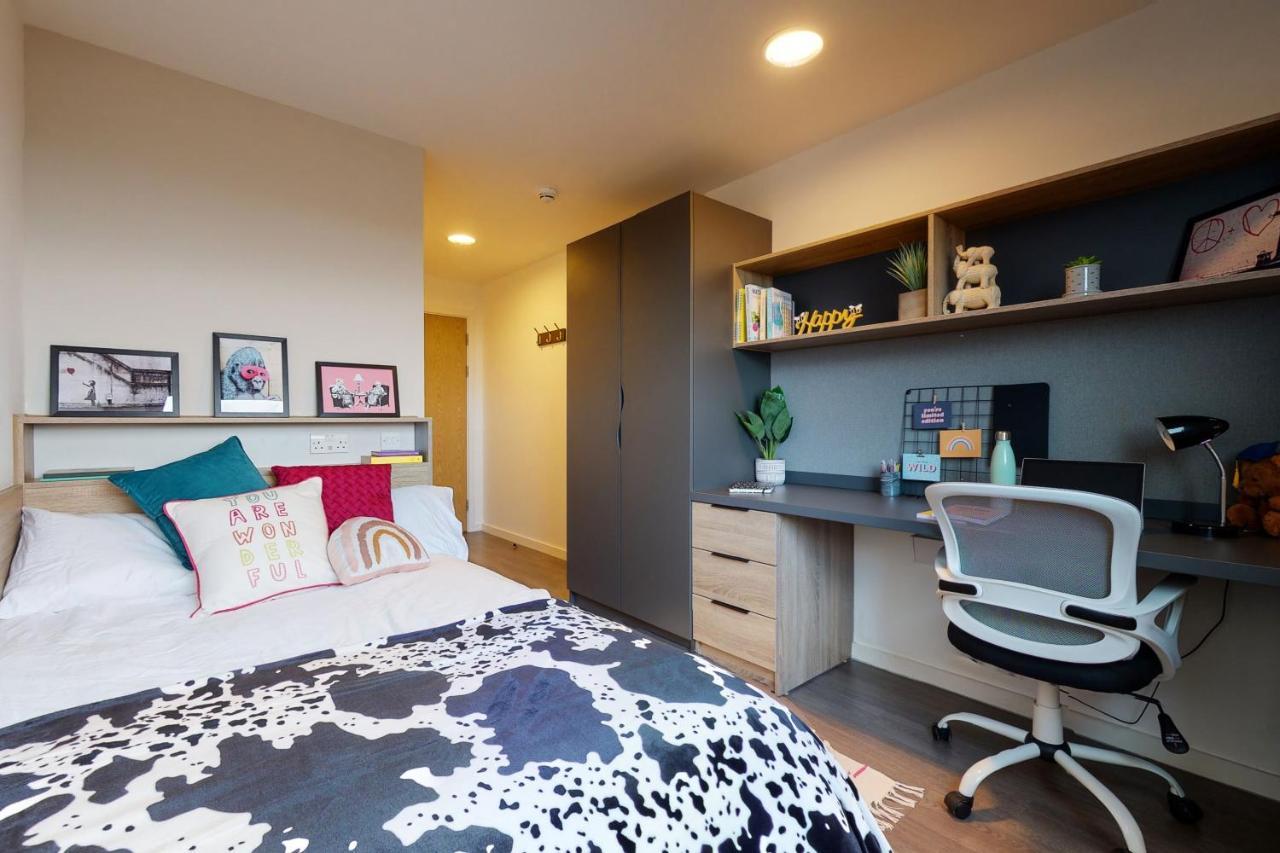 Private Bedrooms With Shared Kitchen, And At Canvas Near The Centre