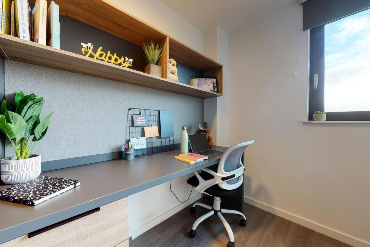 Private Bedrooms With Shared Kitchen, And At Canvas Near The Centre